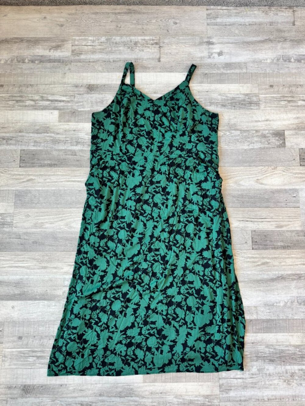 41 Hawthorn green + black botanical sleeveless midi dress with slit size 3X P43